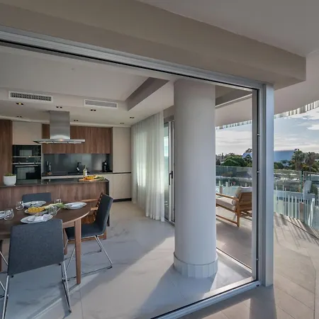 Newly Built 3 Bdrm Luxury Close To The Apartment Marbella