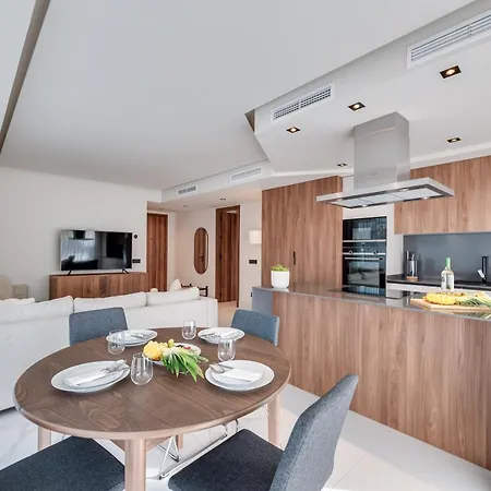 Newly Built 3 Bdrm Luxury Close To The * Marbella