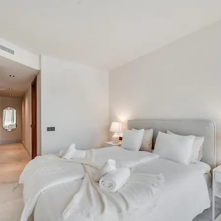 Newly Built 3 Bdrm Luxury Close To The * Marbella