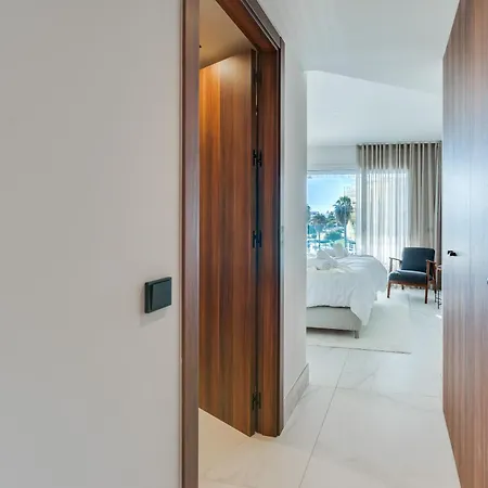 Newly Built 3 Bdrm Luxury Close To The Διαμέρισμα