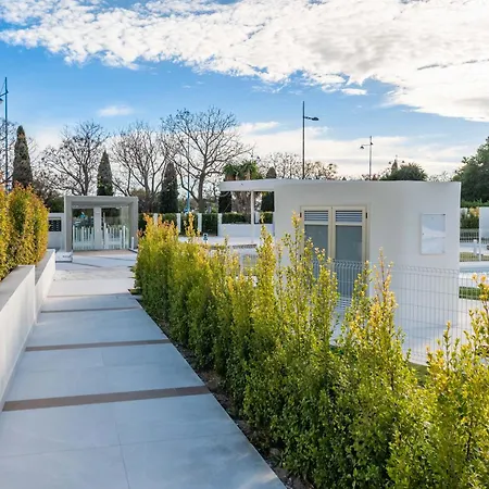 Newly Built 3 Bdrm Luxury Close To The