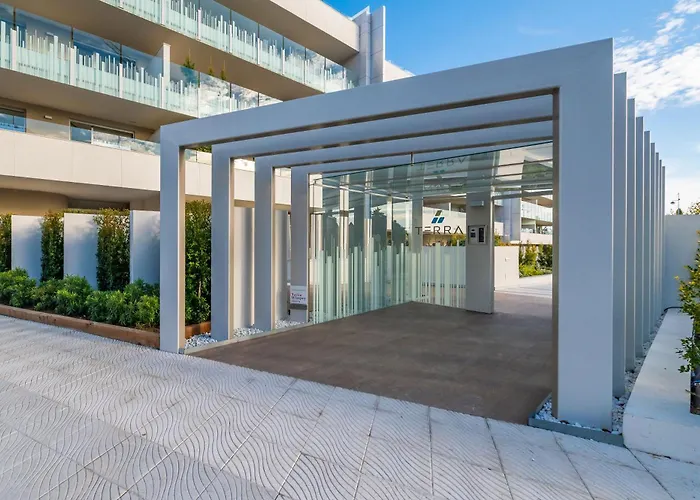 Newly Built 3 Bdrm Luxury Close To The Lägenhet Marbella