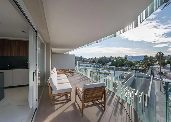 Newly Built 3 Bdrm Luxury Close To The Lägenhet *