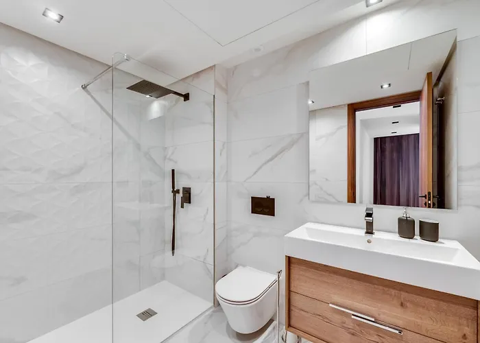 Newly Built 3 Bdrm Luxury Close To The *