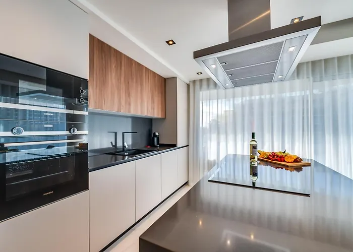 Newly Built 3 Bdrm Luxury Close To The Marbella