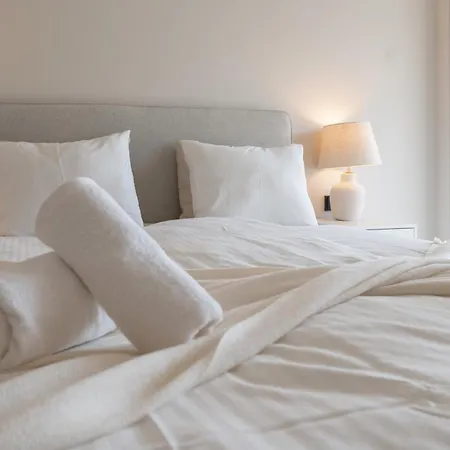 Apartman Newly Built 3 Bdrm Luxury Close To The