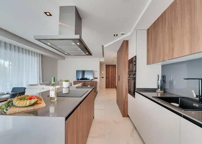 Apartment Newly Built 3 Bdrm Luxury Close To The *