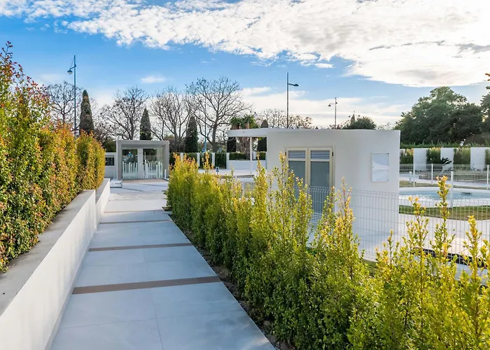 Newly Built 3 Bdrm Luxury Close To The