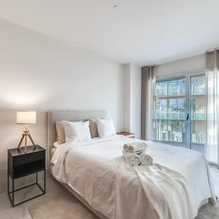 Newly Built 3 Bdrm Luxury Close To The Apartmán