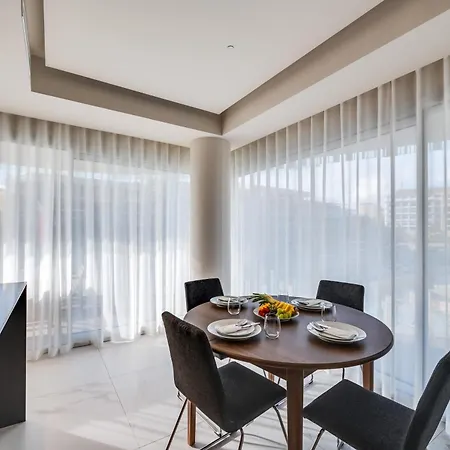 Newly Built 3 Bdrm Luxury Close To The Apartmán *