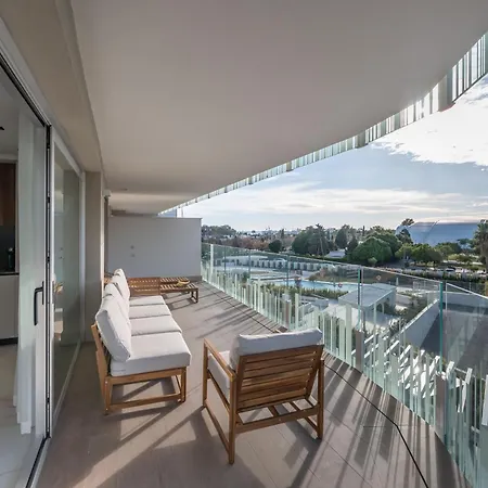 Newly Built 3 Bdrm Luxury Close To The Apartmán *