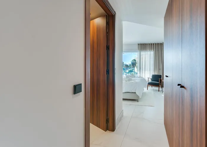 Newly Built 3 Bdrm Luxury Close To The Appartamento