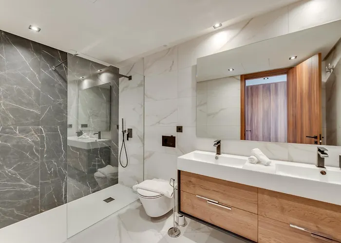 Newly Built 3 Bdrm Luxury Close To The Marbella